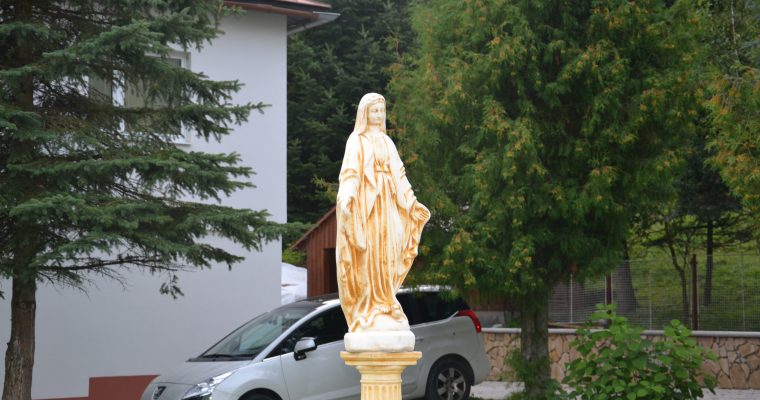 Socha Panny Márie